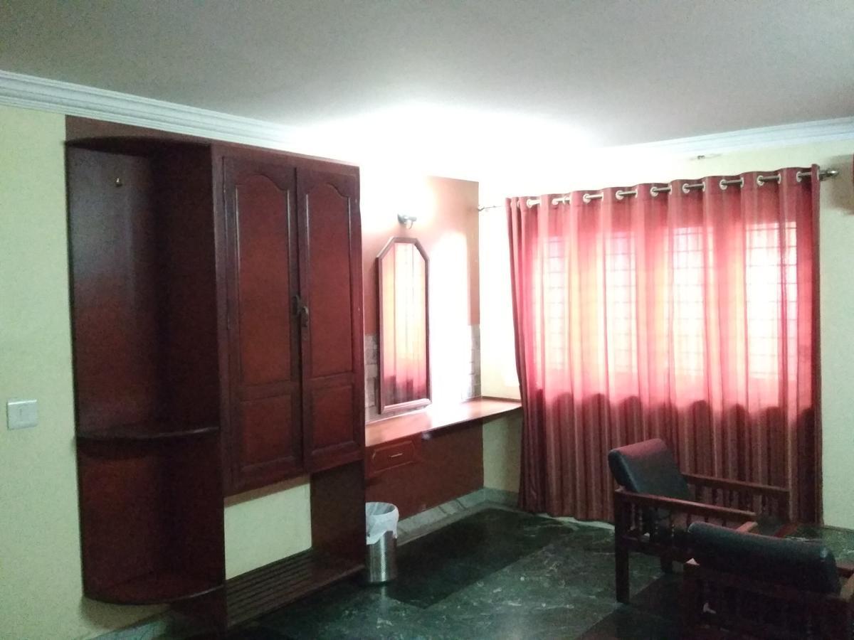 Hotel Rukmini Alwaye Exterior photo